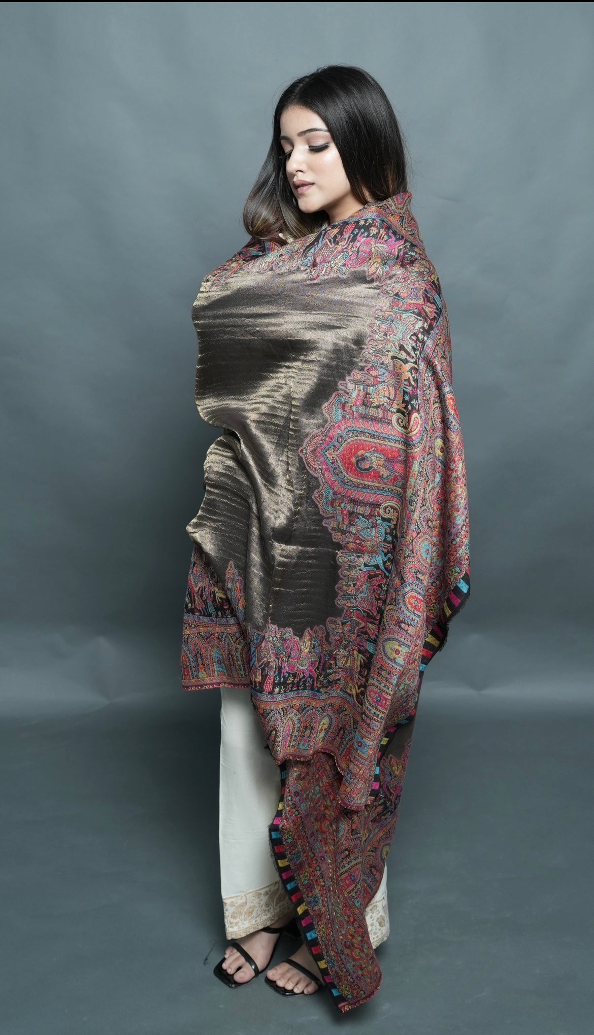 Moonlight Premium Shawl – Elegant and Luxurious