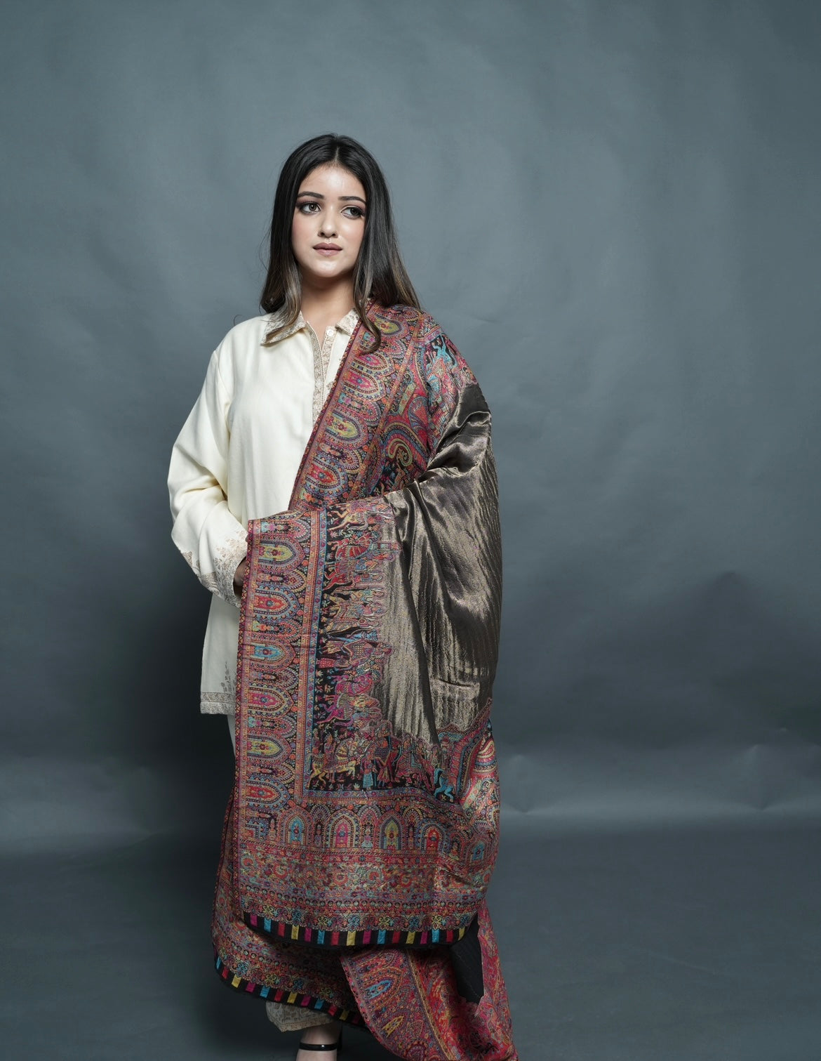 Moonlight Premium Shawl – Elegant and Luxurious