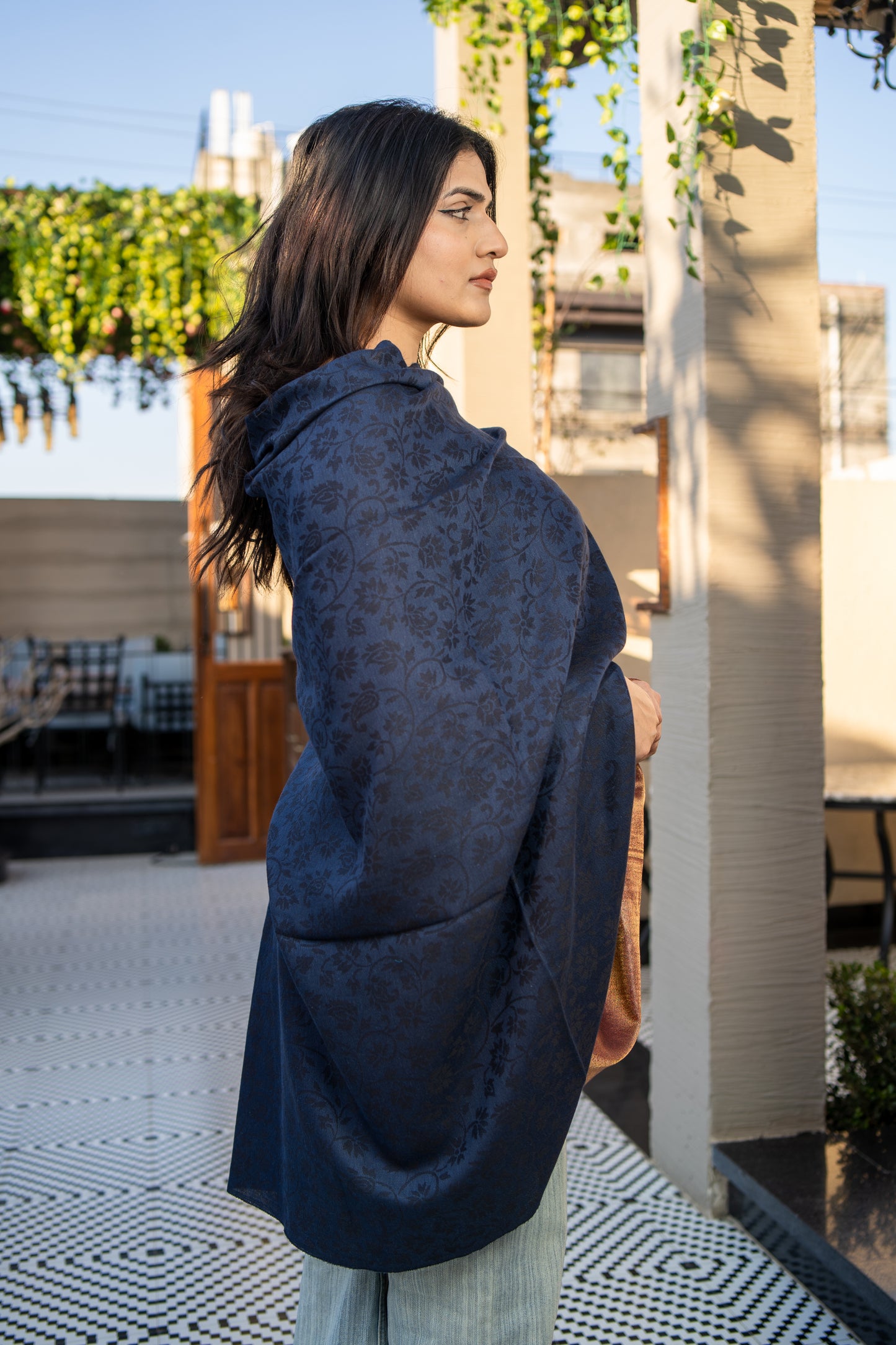 Moonlight Premium Shawl – Elegant and Luxurious